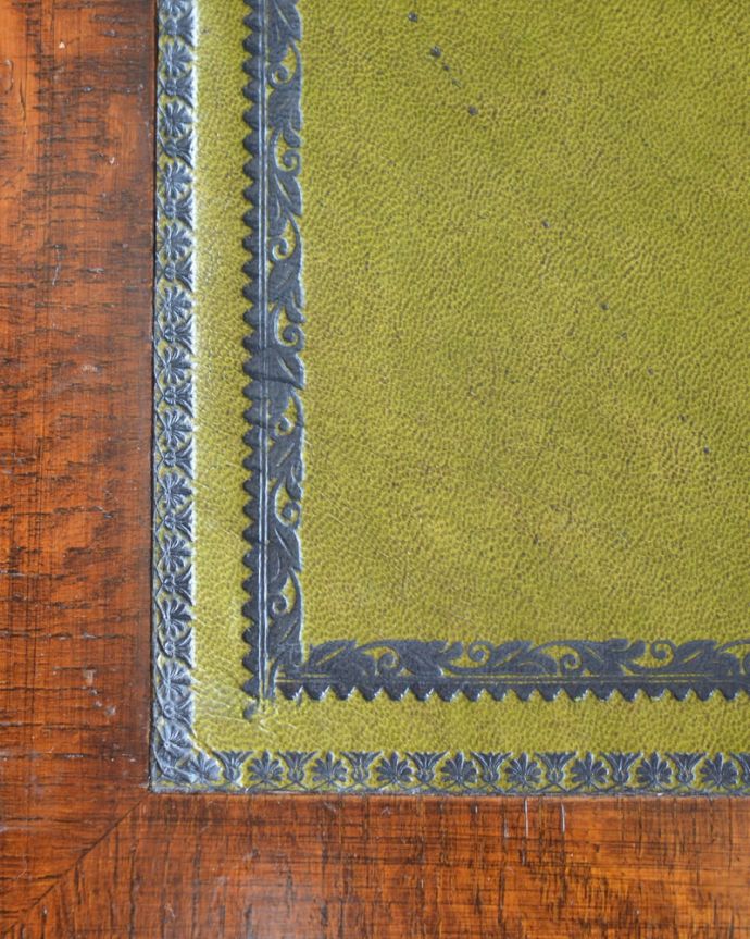 ビューロー　アンティーク家具　ライティングビューロー　天板部分もキレイですやっぱりデスクの天板部分は気になるポイント。(q-2228-f)