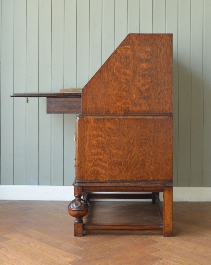 ビューロー　アンティーク家具　ライティングビューロー　横から見ても素敵なんですもちろん横から見ても自慢できるようにキレイに仕上げました。(q-2228-f)