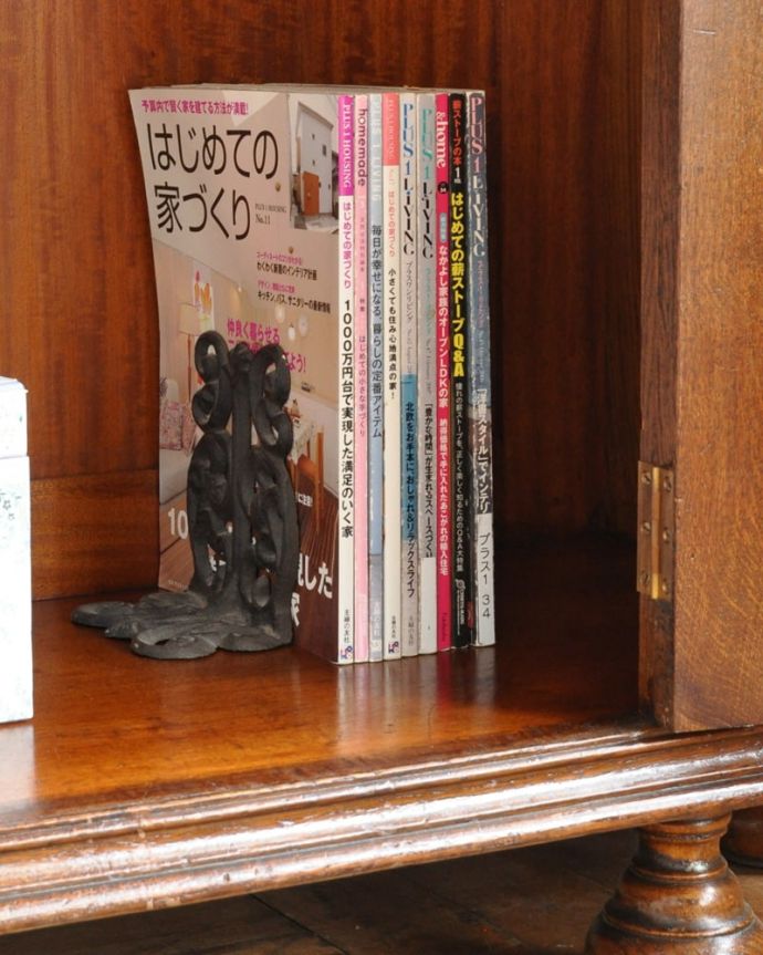 収納たっぷりのキャビネット