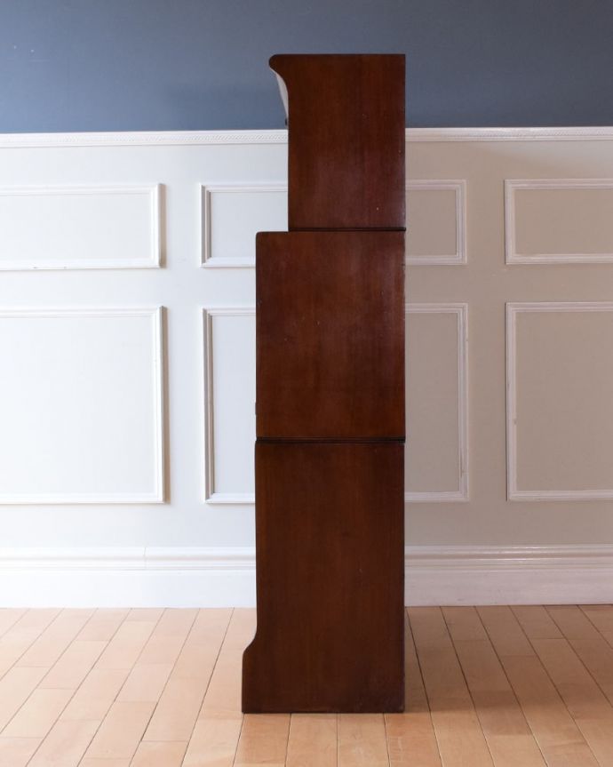 キャビネットの側面