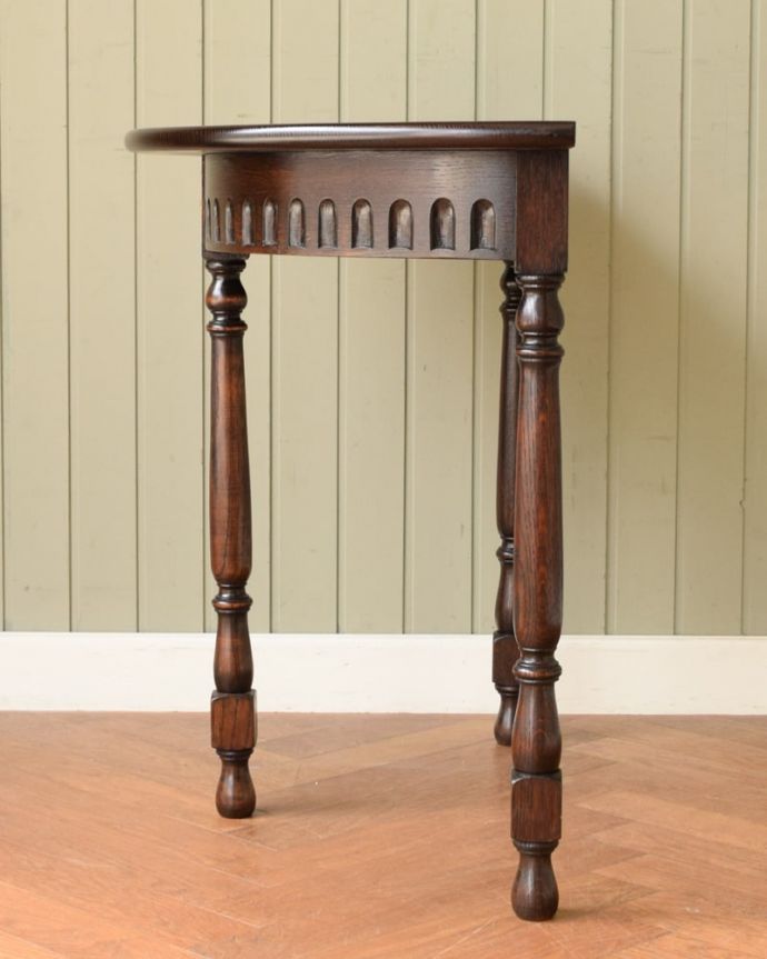 アンティークのテーブル アンティーク家具 オケージョナルテーブル<コンソールテーブル(英国/引き出し付き)商品UP用 横から見ても素敵ですもちろん横から見られることも考えて、しっかり修復してあります。(q-2233-f)