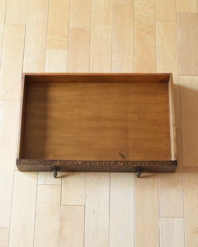 アンティークのテーブル アンティーク家具 ホールテーブル 引き出しの中もキレイですテーブルに付いた引き出しの中も、もちろん職人がキレイに修復しました。(q-2237-f)