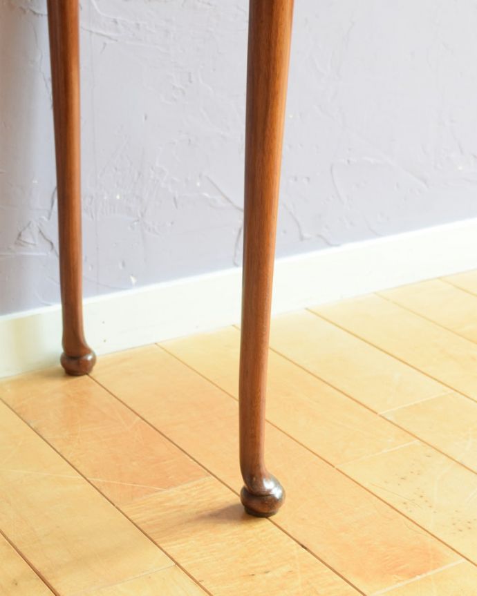 アンティークテーブルの脚