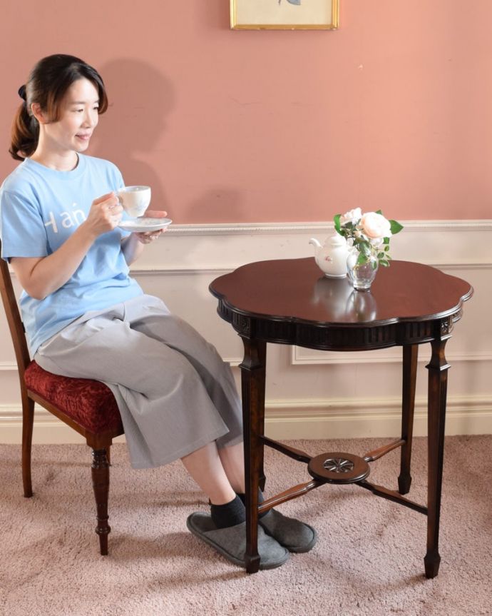 アンティークのテーブル　アンティーク家具　ティーテーブル　どんな場所でも便利に使える小さなテーブルそもそも「オケージョナル」とは「便利に使える」と言う意味。(q-2239-f)