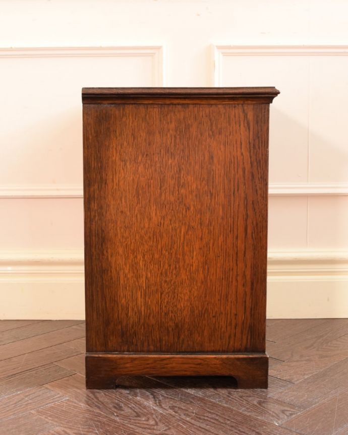 アンティークのキャビネット　アンティーク家具　コールボックス　横顔だっても美しい正面だけじゃなく横から見ても美しい姿です。(q-2242-f)