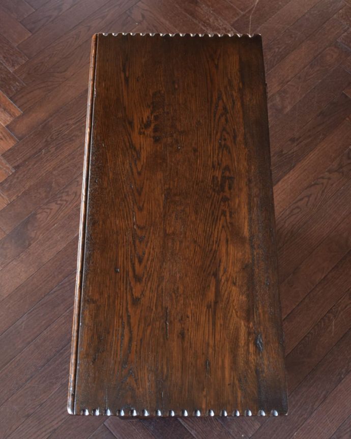 アンティークのキャビネット　アンティーク家具　カップボード　天板にモノを置いても使えます。(q-2243-f)