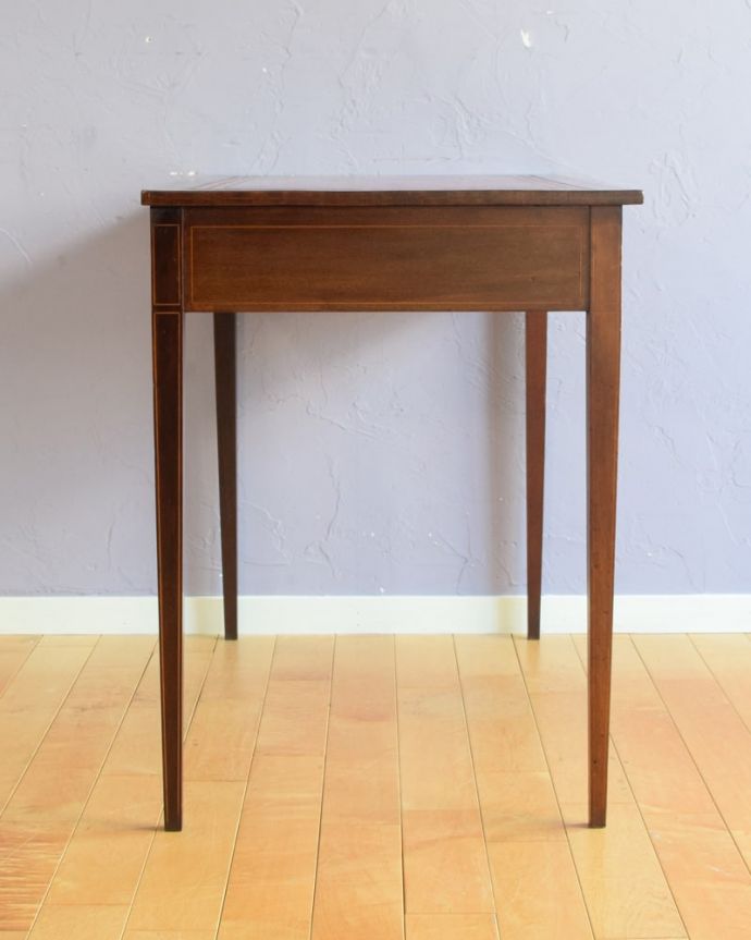 コンソールテーブルの側面