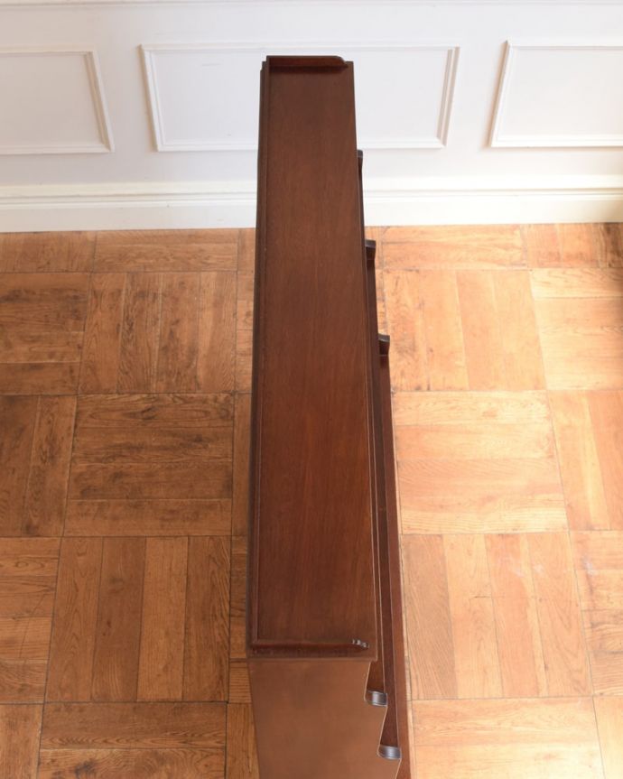 アンティークのキャビネット　アンティーク家具　ブックシェルフ　天板もキレイに仕上げました。(q-2246-f)