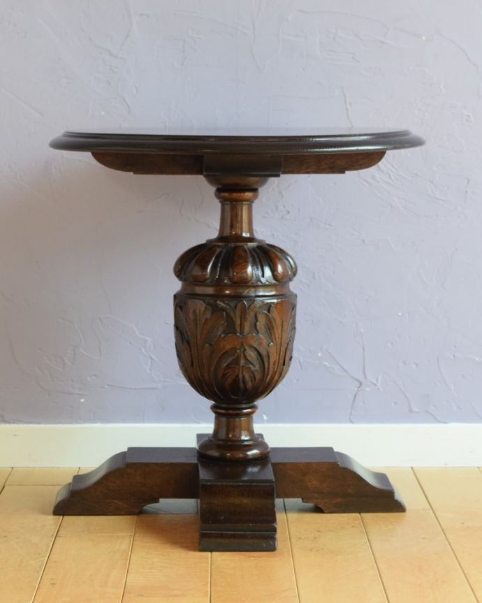 コーヒーテーブルの側面