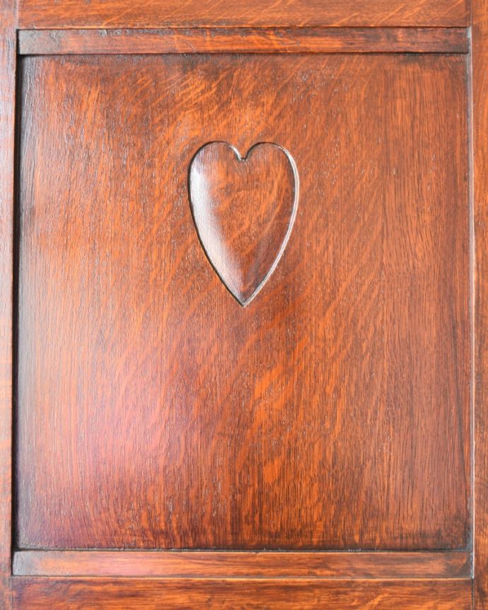 アンティークのキャビネット アンティーク家具 ホールローブ 扉を彩る装飾やっぱり魅力は扉の装飾。(q-2248-f)