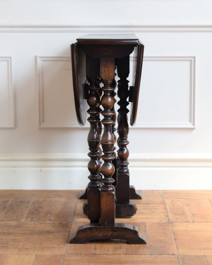 折り畳み式テーブルの側面