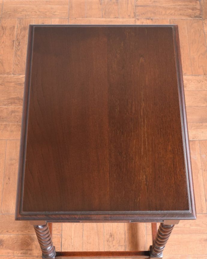 アンティークのテーブル　アンティーク家具　ホールテーブル　キレイに修復しましたやっぱり気になるテーブルの天板。(q-2251-f)