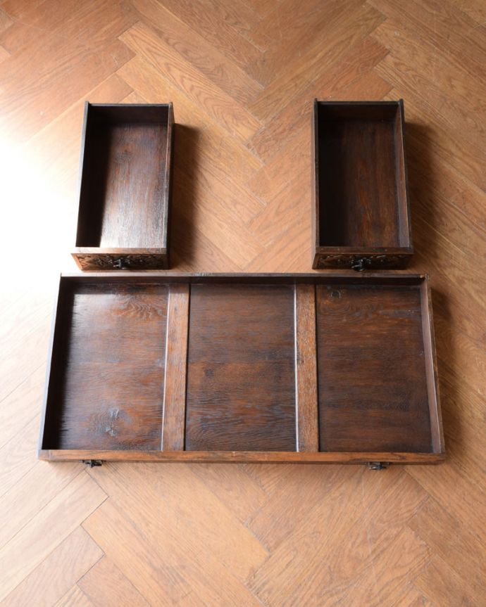 アンティークデスクの引き出し