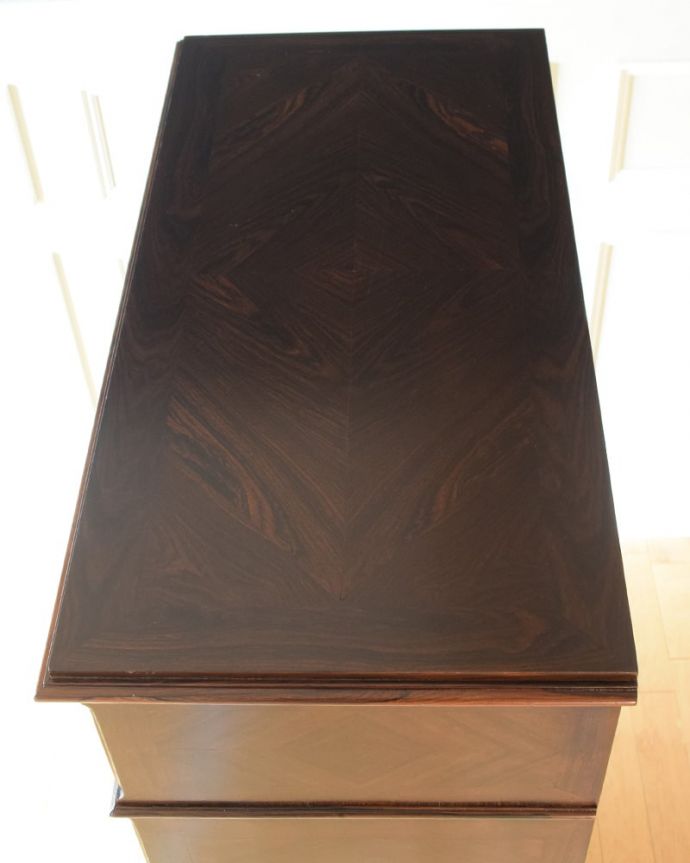 アンティークのチェスト　アンティーク家具　チェスト　ピカピカに仕上げましたHandleでは修復の時、天板の塗装も一度剥離してキレイに仕上げました。(q-2258-f)