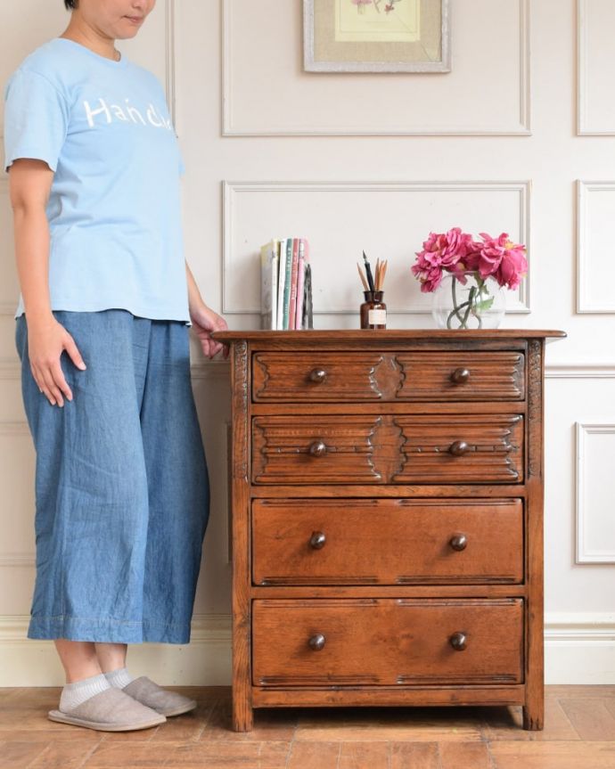 アンティークのチェスト　アンティーク家具　チェスト　英国アンティークらしい落ち着いたチェスト落ち着いた雰囲気が英国らしいアンティークのチェスト。(q-2260-f)