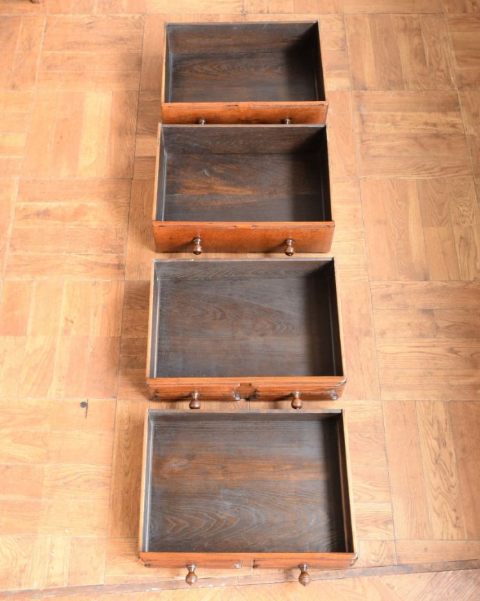アンティークのチェスト　アンティーク家具　チェスト　何を入れてもいいようにキレイに修復しました！このタイプの修復には自信があります！引き出しの中も専門の職人がキレイに修復したので、お洋服はもちろん、いろんなものを収納して使えます。(q-2260-f)
