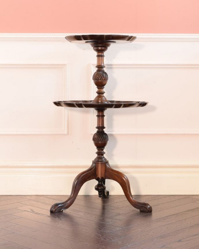 アンティークのテーブル　アンティーク家具　ダムウェイターテーブル　クルッと回転。(q-2261-f)