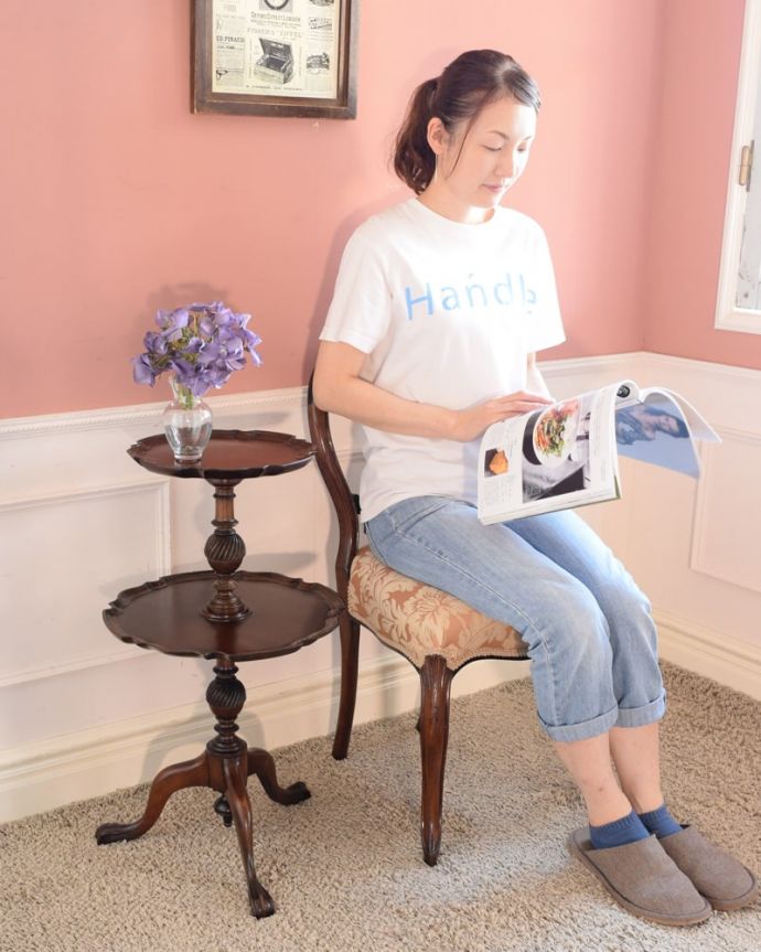 アンティークのテーブル　アンティーク家具　ダムウェイターテーブル　アンティークらしい家具ダムウェイターそもそもお茶会でウェイターの代わりに使われていたダムウェイター。(q-2261-f)