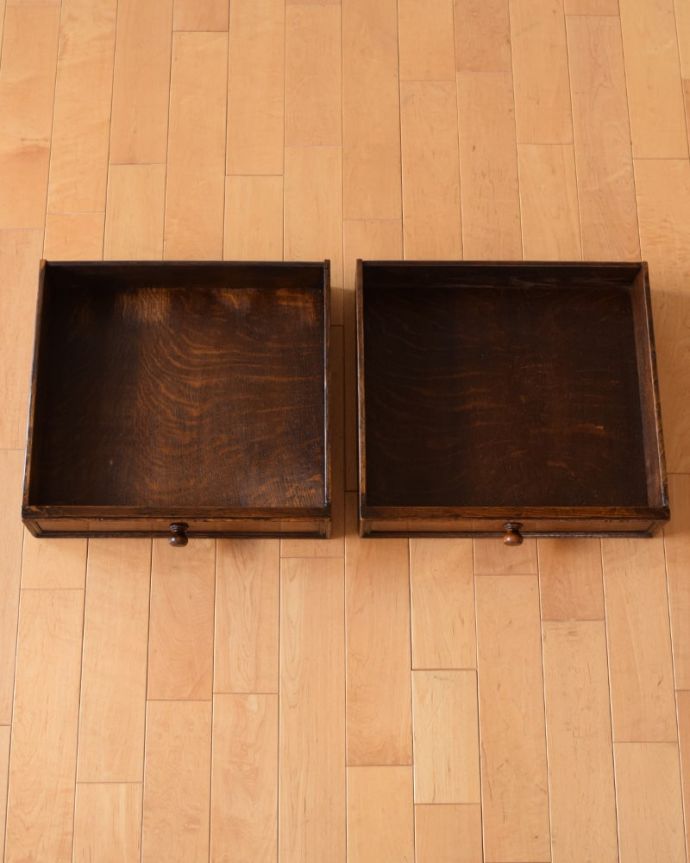 アンティークのキャビネット　アンティーク家具　コートカップボード　キレイに修復したので、何を入れてもOK！もちろん引き出しの中も専門の職人が時間をかけてキレイに修復しました。(q-2263-f)