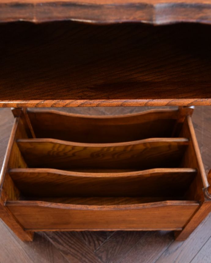 アンティークのキャビネット　アンティーク家具　マガジンラック付きのオープンブックシェルフ（本棚）英国で見つけたアンティーク家具。上から見るとこんな感じです。(q-2266-f)