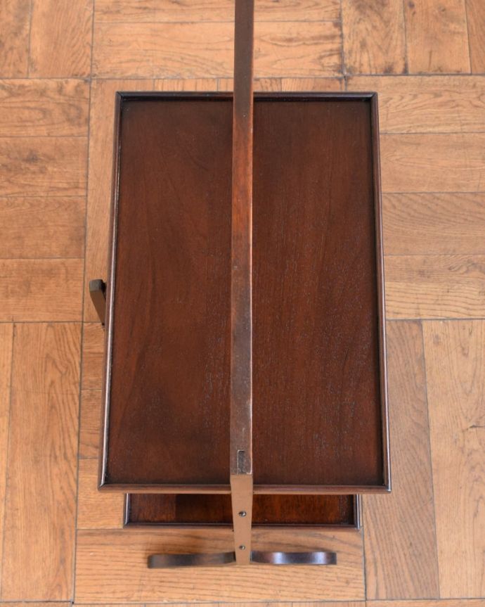 プランツスタンド・ケーキスタンド　アンティーク家具　ケーキスタンド　上から見るとこんな感じ小さくても、もちろん専門の職人がしっかり修復したのでピッカピカです。(q-2267-f)