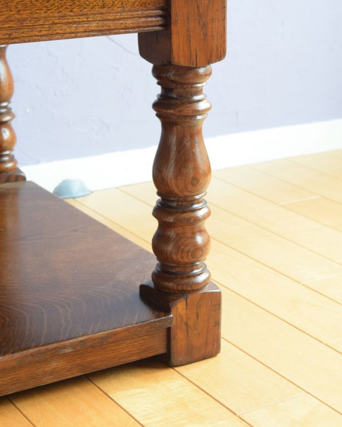 アンティークのコーヒーテーブル、イギリスで見つけた大きなロー