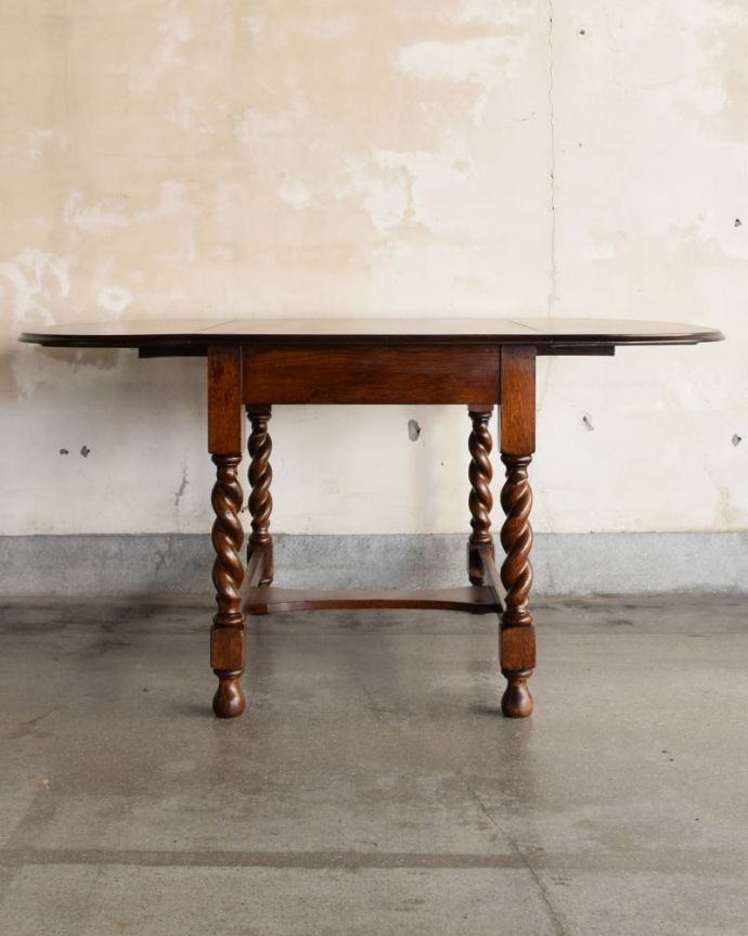 アンティークのテーブル　アンティーク家具　ドロップリーフテーブル　両方開いたらこんな感じ開いても閉じても、自由に使える便利さが魅力です。(q-2275-f)