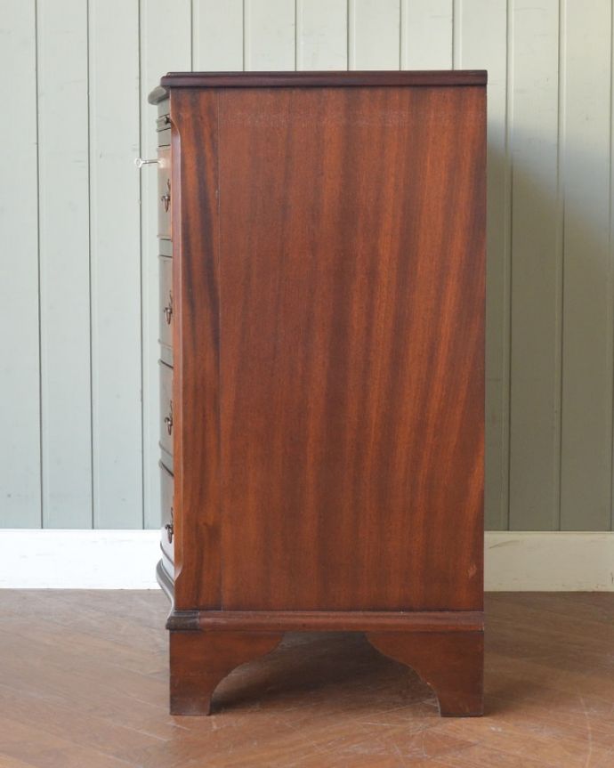 アンティークのチェスト アンティーク家具 チェスト 横から見てもキレイですもちろん、横顔だってキレイ!どこから見ても絵になります。(q-2277-f)