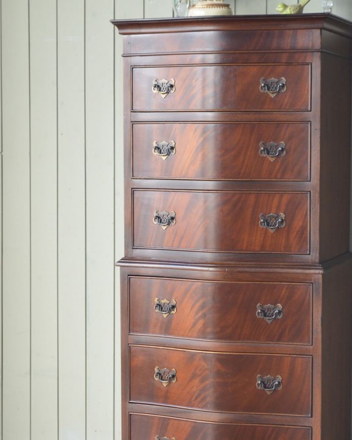 アンティークチェストの美しい木目