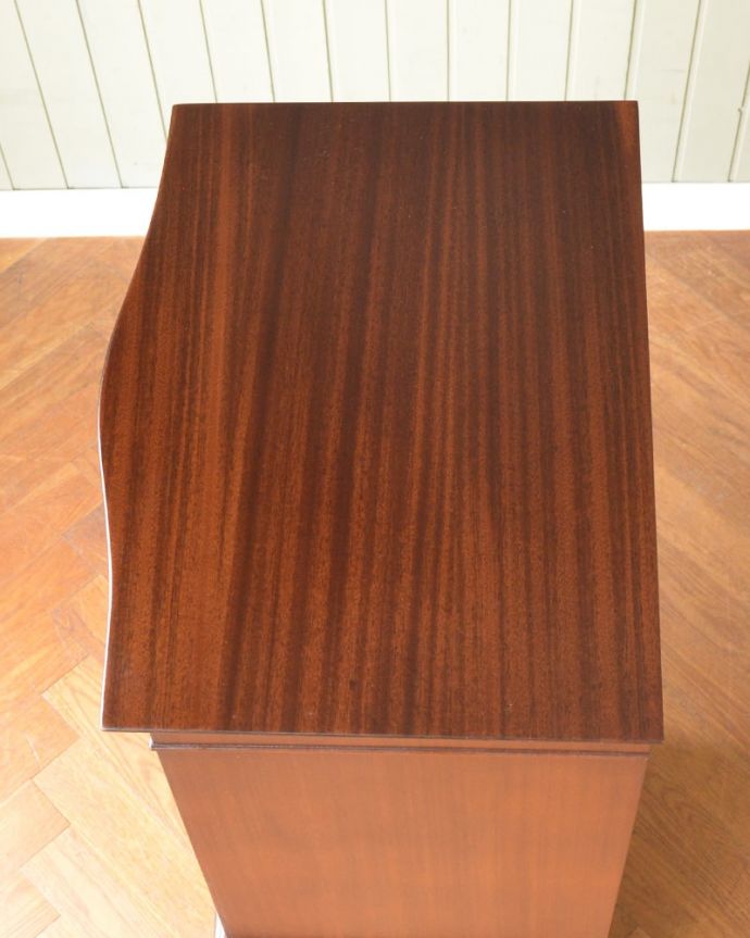 アンティークチェストの天板