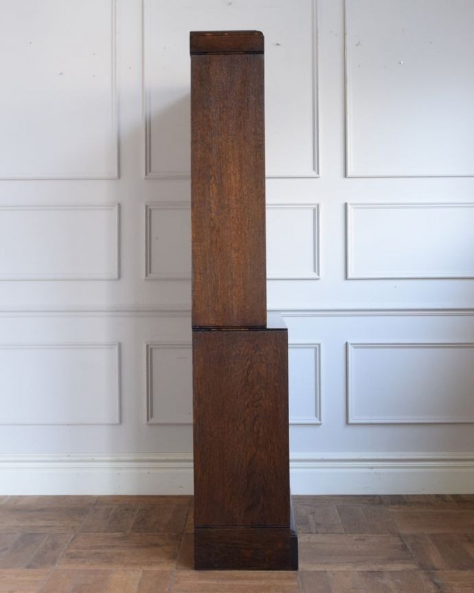 アンティークのキャビネット アンティーク家具 ブックシェルフ 横から見てもステキしっかり修復したので、横顔だって美しいんです。(q-2282-f)