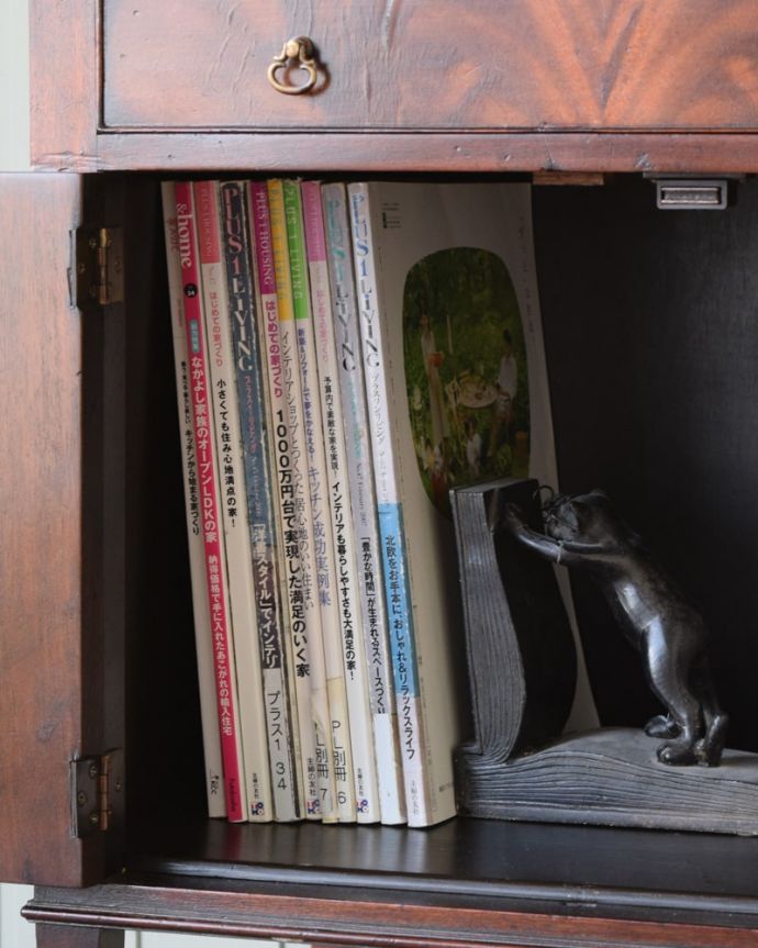 アンティークのキャビネット　アンティーク家具　カップボード　A4雑誌入り(q-2285-f)