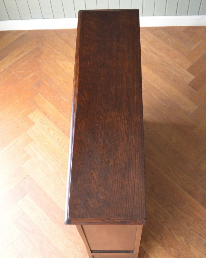 アンティークのキャビネット　アンティーク家具　ブックケース　天板もキレイに仕上げました。(q-2286-f)