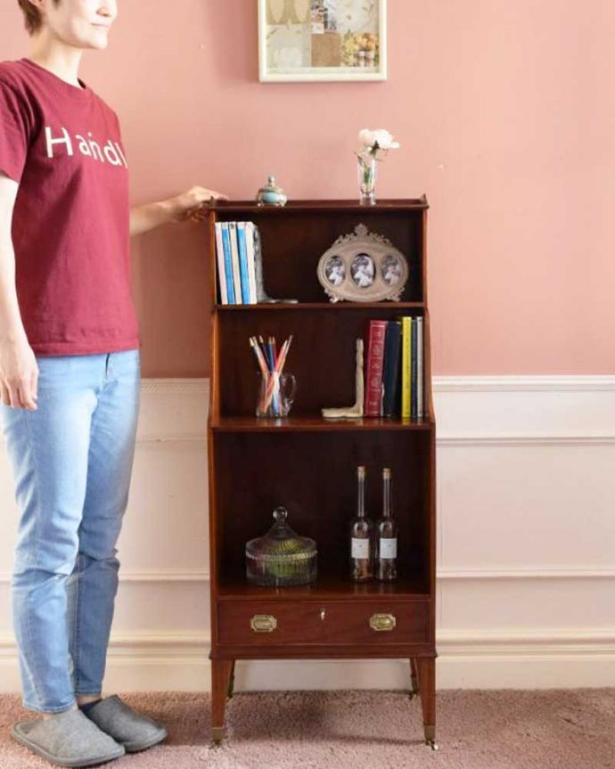 アンティークのキャビネット　アンティーク家具　ブックシェルフ　見た目はもちろん実用的に使いやすいオープン棚扉が付いていないオープンタイプの本棚は、便利に使える実力派。(q-2288-f)