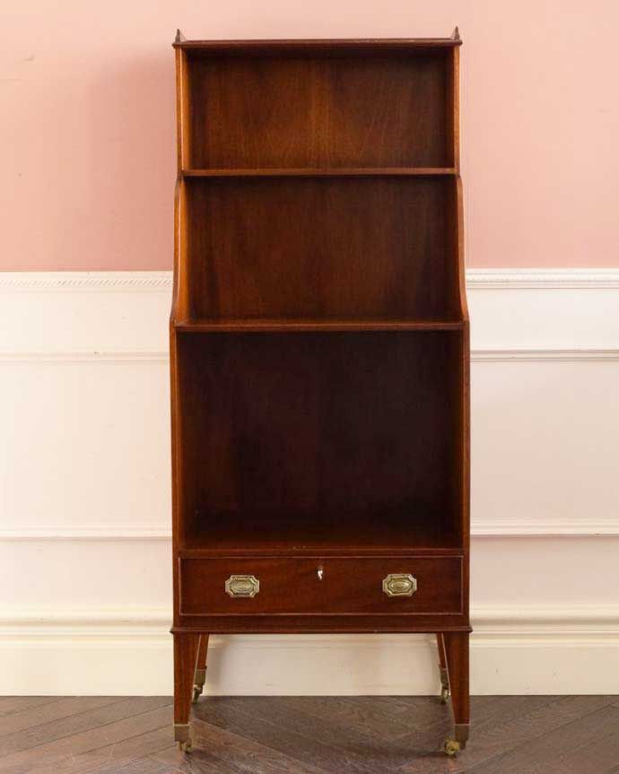 アンティークのキャビネット　アンティーク家具　ブックシェルフ　色んな場所で大活躍リビング収納としてや、寝室や書斎の本棚として・・色んな場所でお使いいただけます。(q-2288-f)