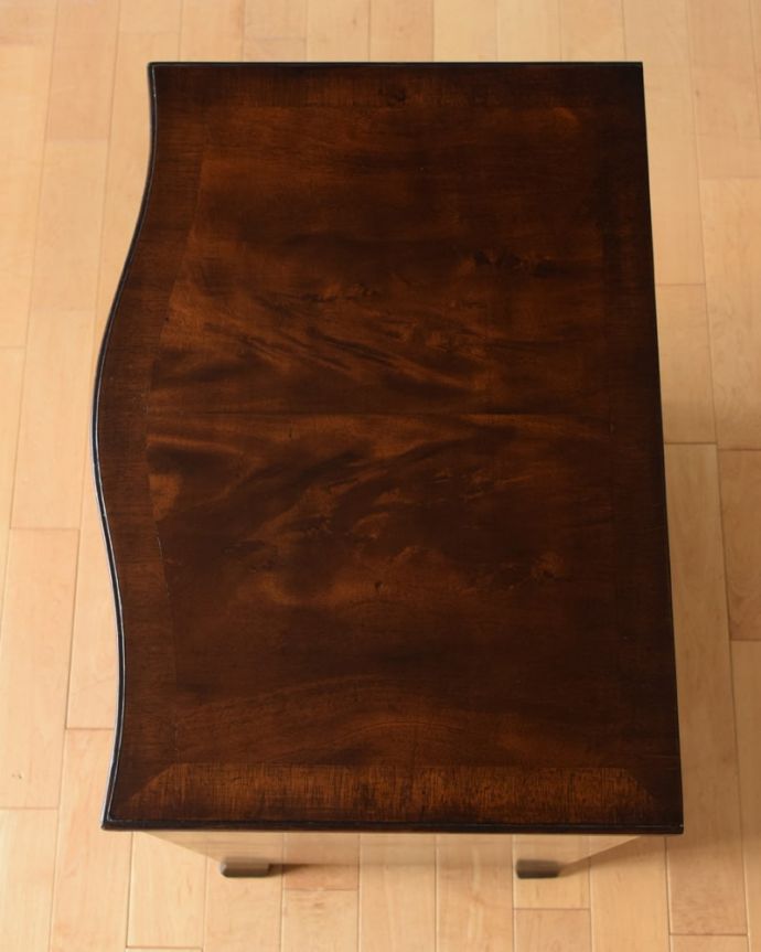 アンティークのチェスト　アンティーク家具　チェスト　ピカピカに仕上げました修復の時、天板もキレイに仕上げました。(q-2290-f)