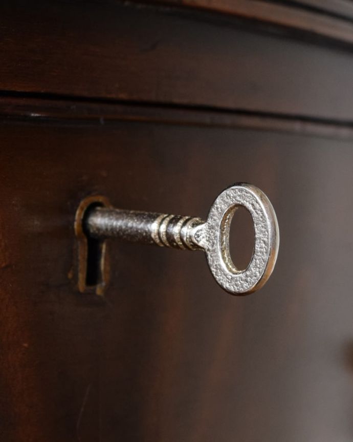 アンティークのチェスト　アンティーク家具　チェスト　開けるたびに、ワクワクしちゃう。(q-2290-f)