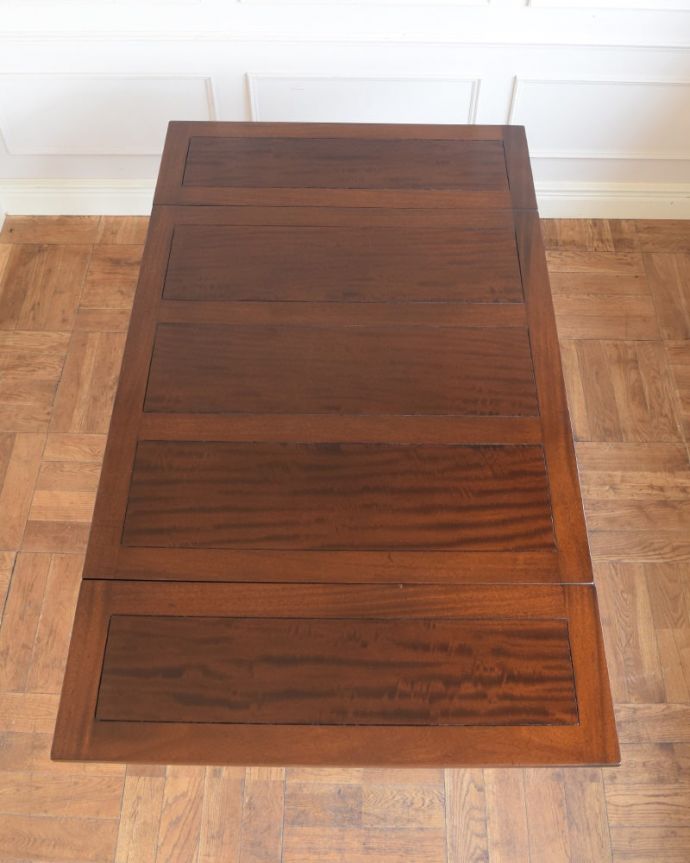 アンティークのテーブル　アンティーク家具　ドローリーフテーブル　やっぱりテーブルは天板が重要全部開いた状態で天板を上から見てみるとこんな感じです。(q-2291-f)