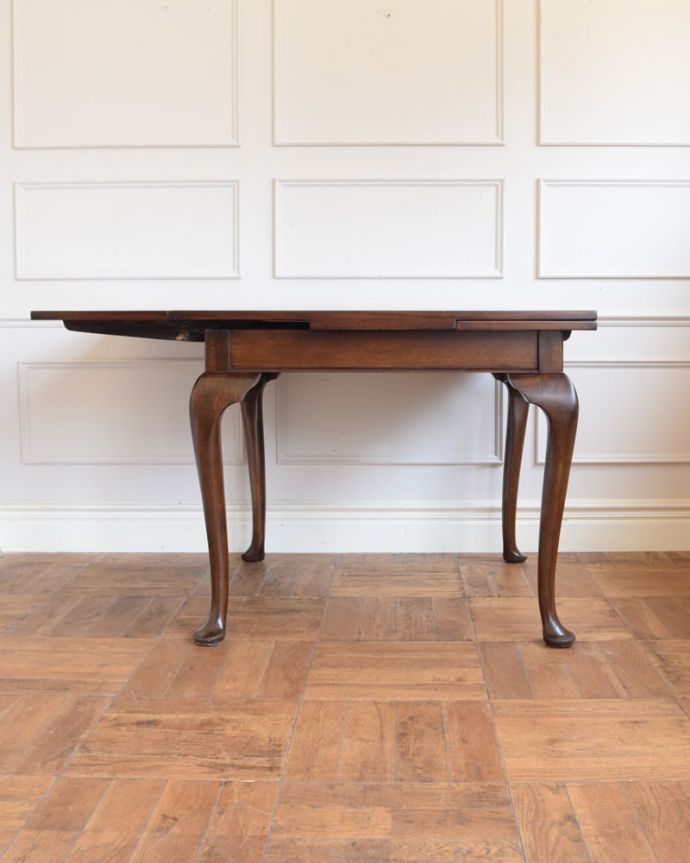 アンティークのテーブル　アンティーク家具　ドローリーフテーブル　片方だけ開いてもOK片方のリーフだけを開くとこんな感じ。(q-2291-f)