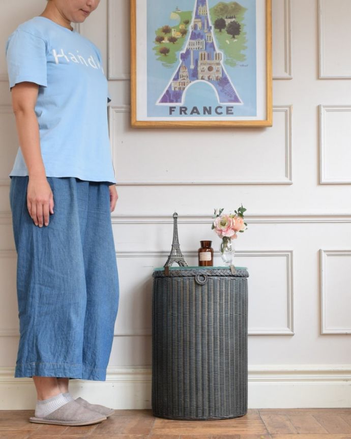 ナチュラルカントリースタイル　アンティーク家具　(ロイドルーム)ランドリーBOX　実は紙で作られた丈夫なボックスパッと見た目は籐に見えるロイドルームボックス。(q-2292-f)