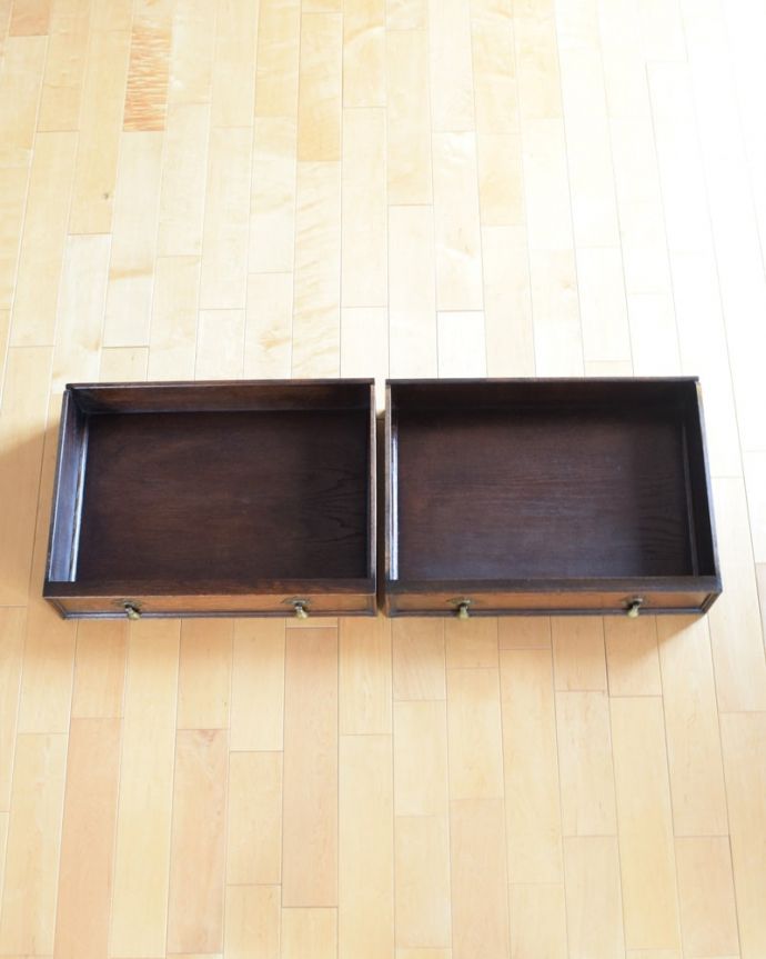 サイドボードの引き出し