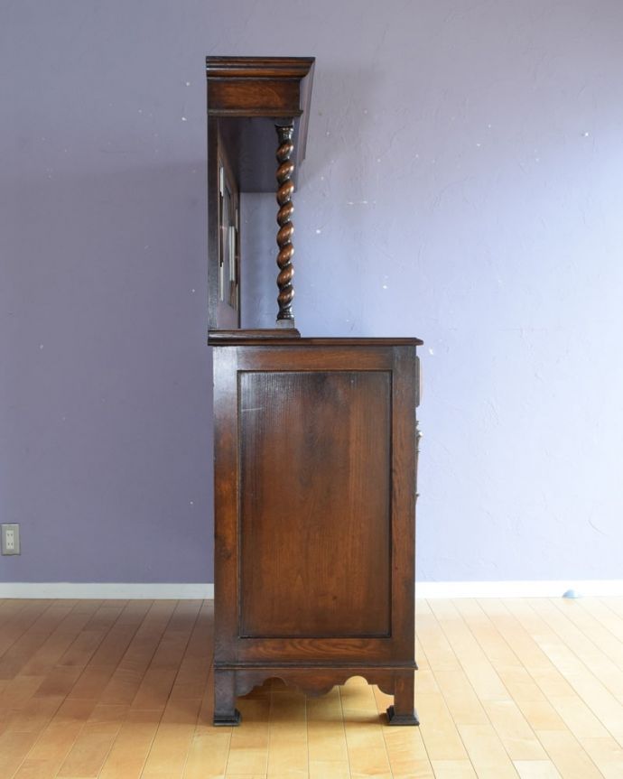 サイドボードの側面