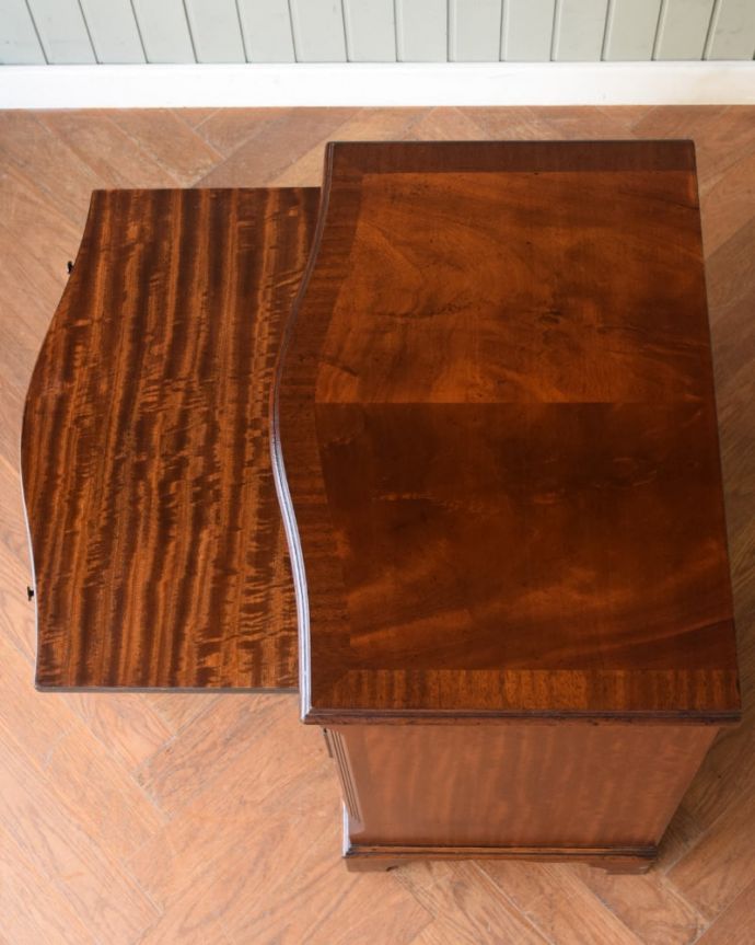 アンティークのチェスト　アンティーク家具　チェスト　ピカピカに仕上げました修復の時、天板もキレイに仕上げました。(q-2294-f)