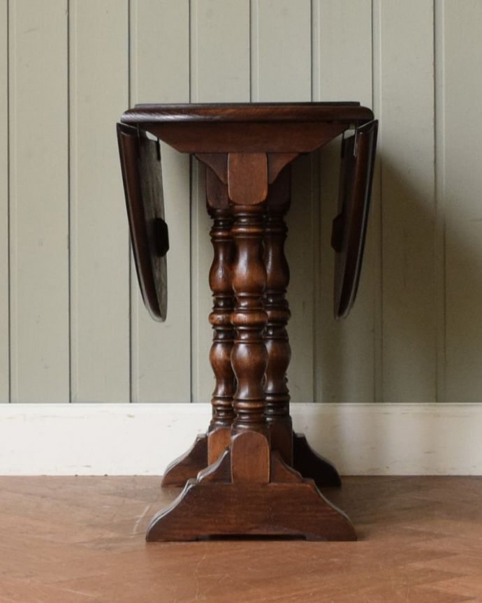 折り畳み式テーブルの側面