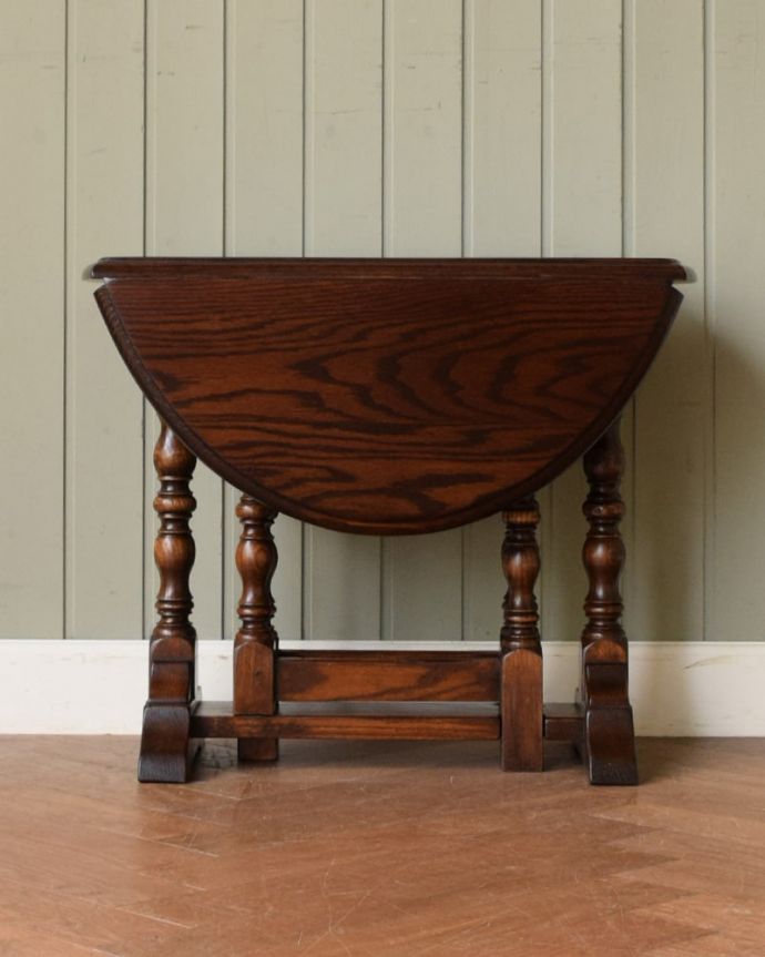 畳んだ時のゲートレッグテーブル