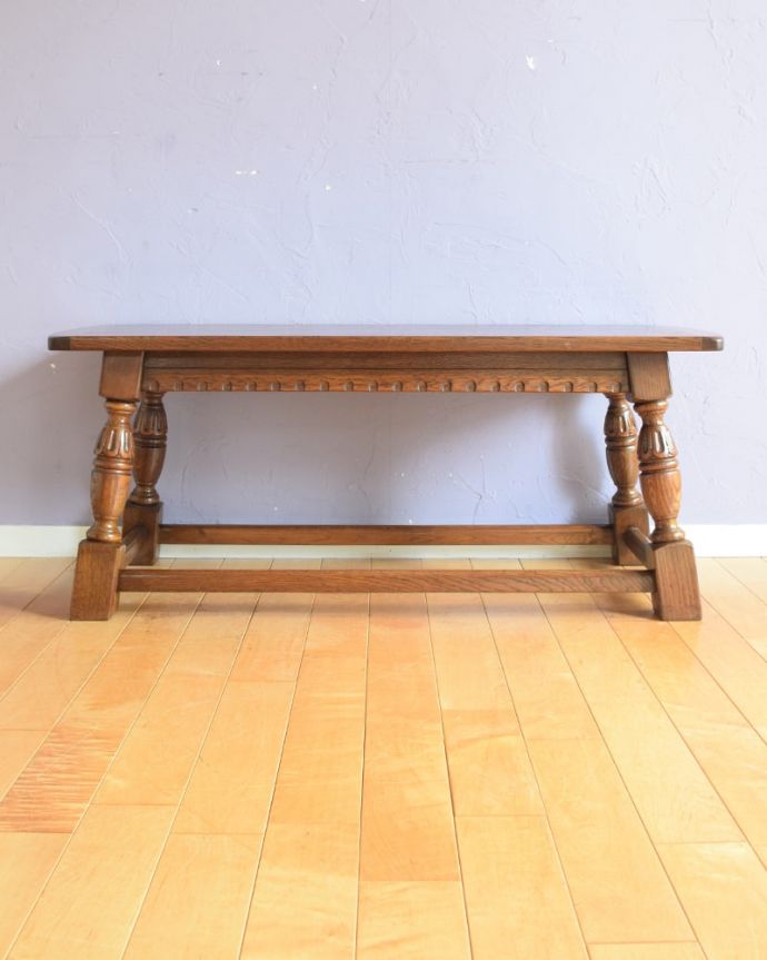 コーヒーテーブルの側面