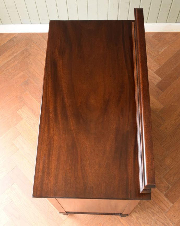 アンティークのチェスト　アンティーク家具　チェスト　ピカピカに仕上げました天板も時間をかけて修復しました。(q-2300-f)