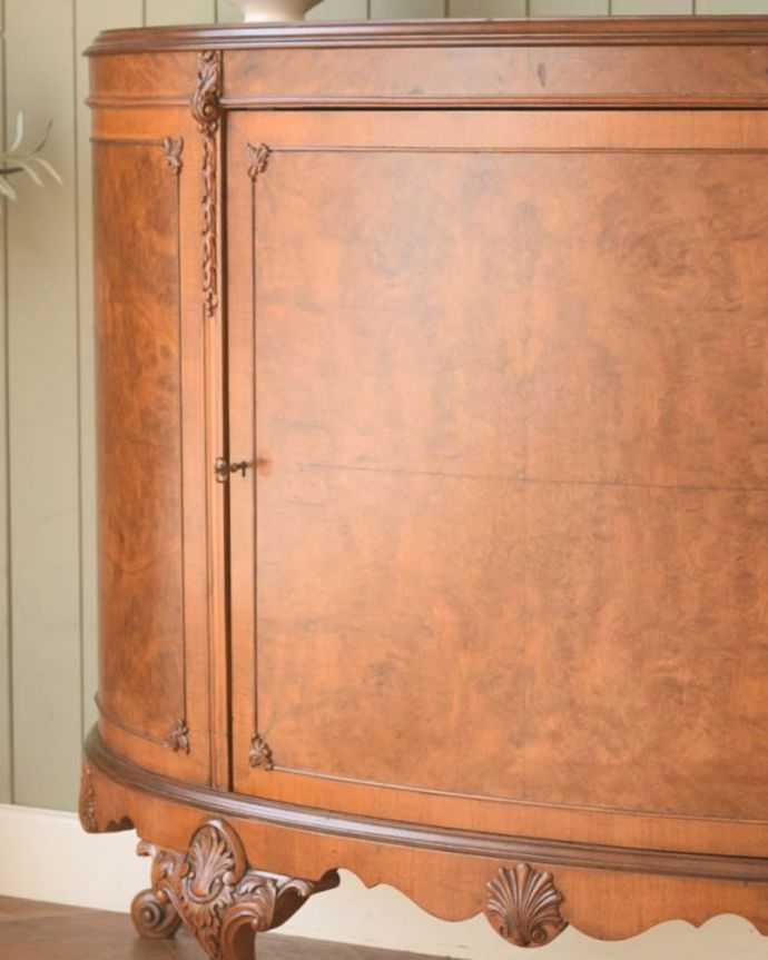 N3119r110 英国クラシックな佇まい サイドボード 細やかな美しい杢目 N3119r110 英国クラシックな佇まい サイドボード 細やかな美しい杢目