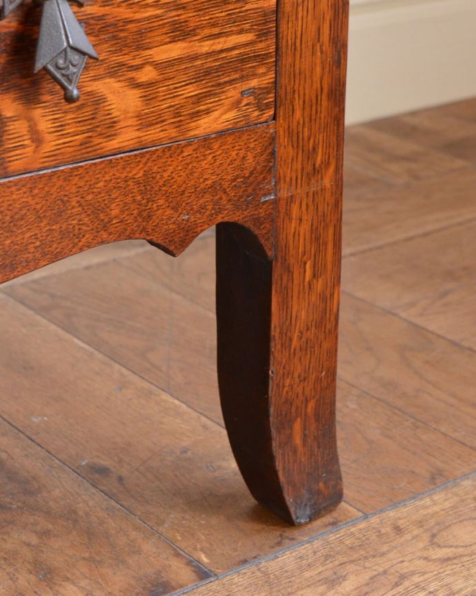 アンティーク家具の脚