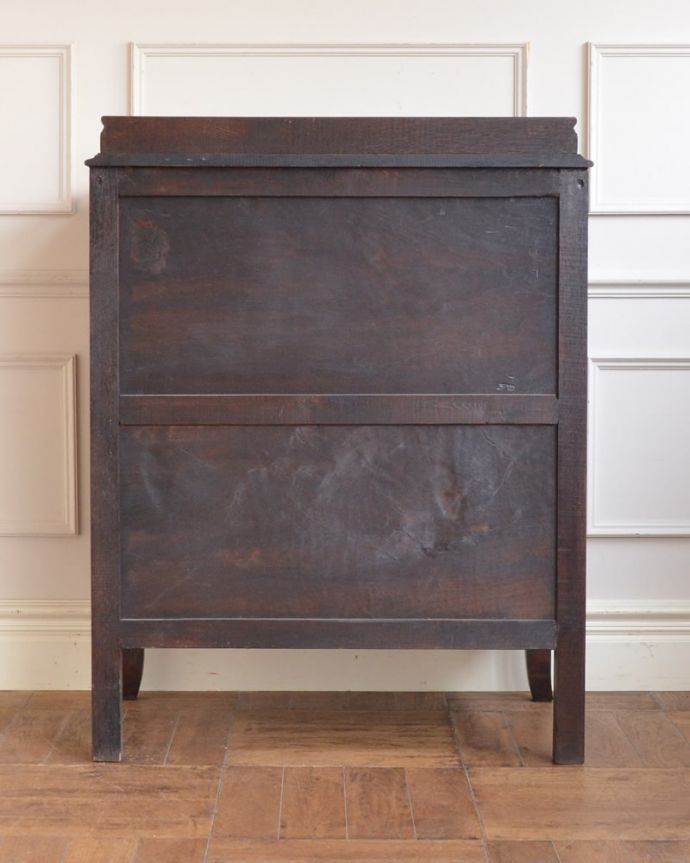 アンティークチェストの後ろ姿